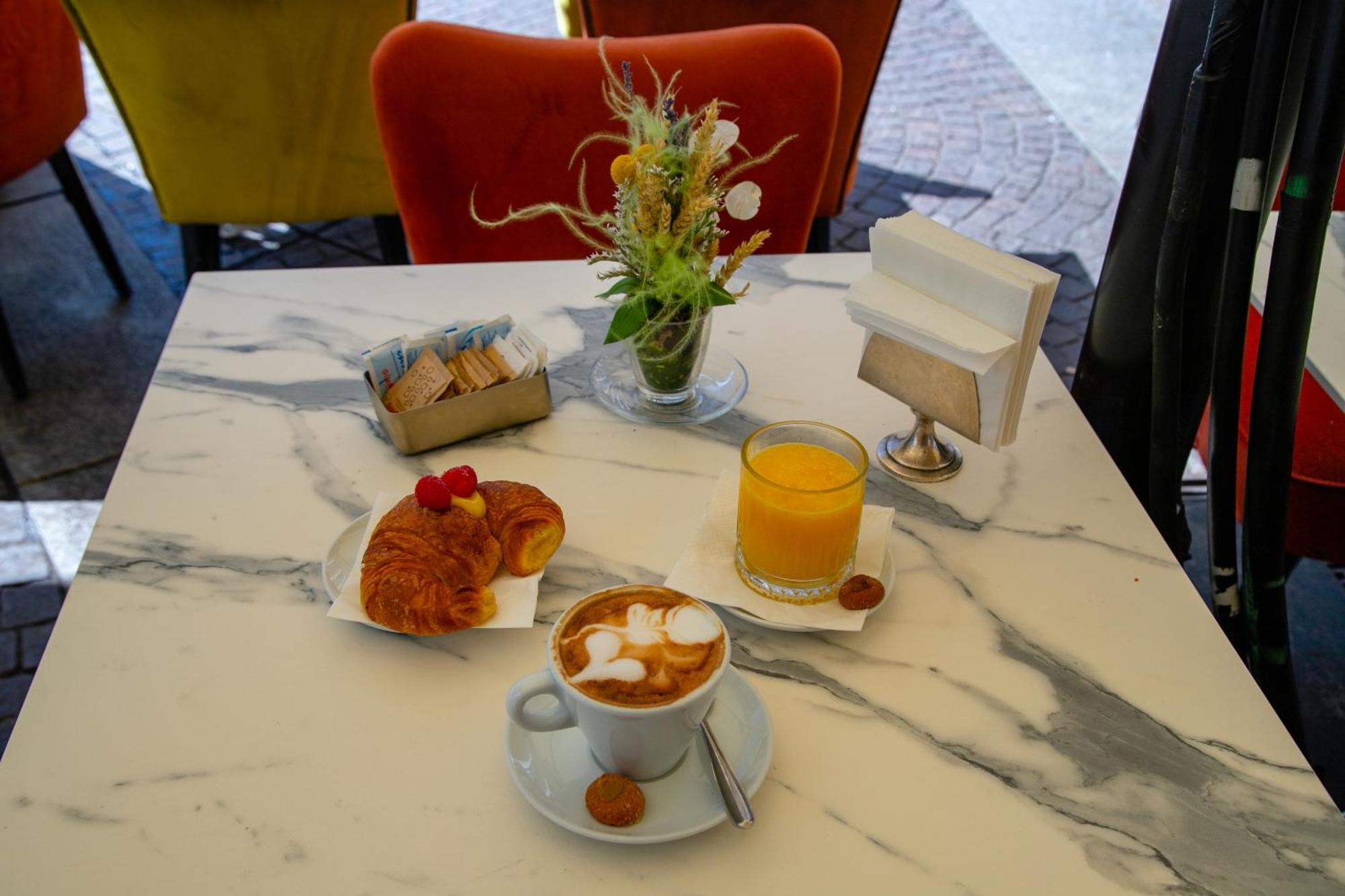 Aiello Hotels - Duomo Милано Екстериор снимка